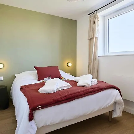 L'orfevre 6 People - Stade 8 Min - Lille 13 Min *